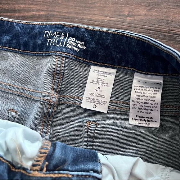 Time and Tru Dark Blue Skinny Jeans Short Womens 20 - Picture 7 of 8